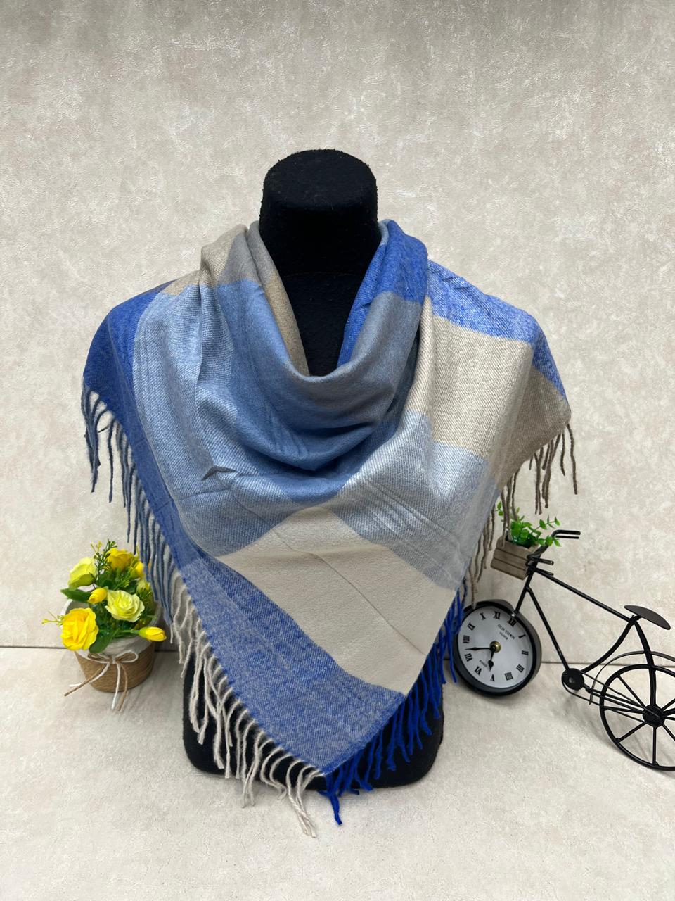 На фото 1 - Платок из кашемира, мультицвет