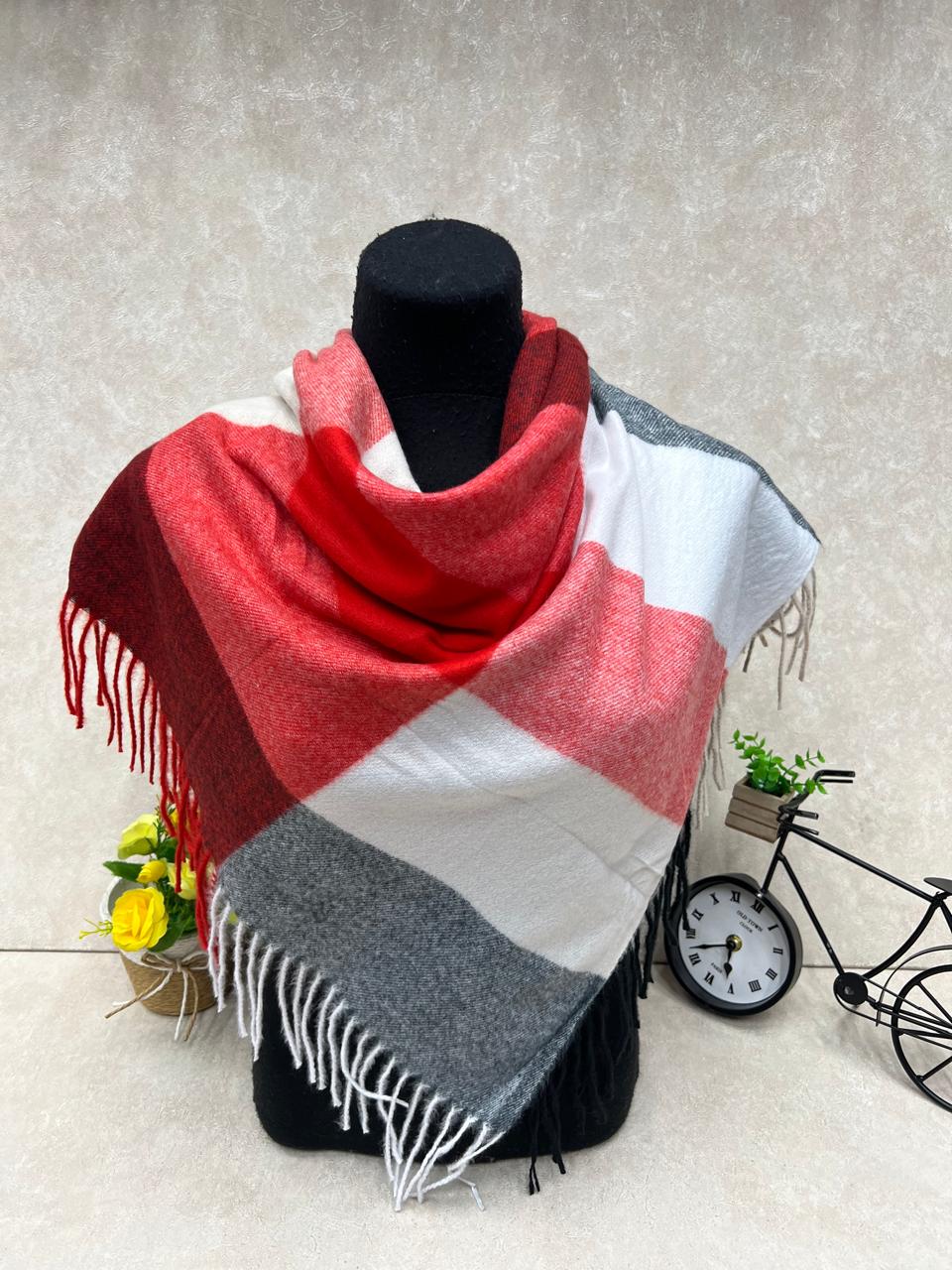 На фото 1 - Платок из кашемира, мультицвет