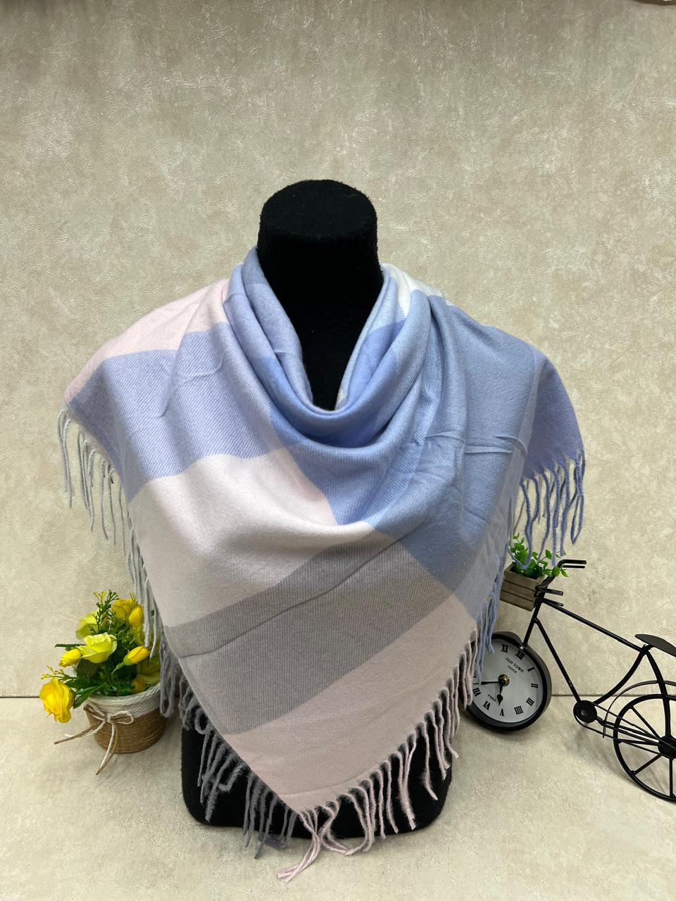 На фото 1 - Платок из кашемира, мультицвет