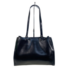 На фото 2 - Женская сумка из натуральной кожи, цвет черный На фото 2 - Женская сумка из натуральной кожи, цвет черный