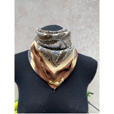 На фото 1 - Платок из хлопка мультицвет На фото 1 - Платок из хлопка мультицвет