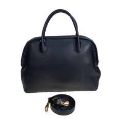 На фото 2 - Женская сумка из натуральной кожи, цвет  черный На фото 2 - Женская сумка из натуральной кожи, цвет  черный